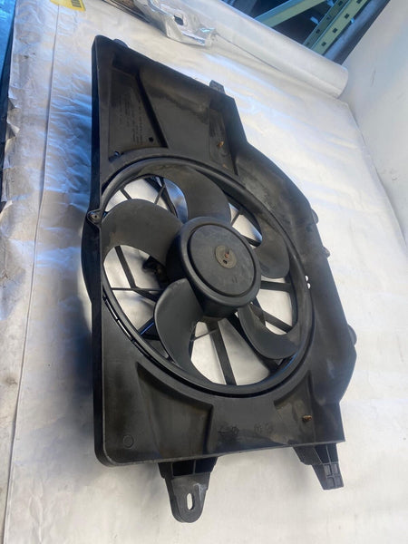 2002-2003 SATURN VUE Sport Utility Radiator Electric Cooling Motor Fan Assembly