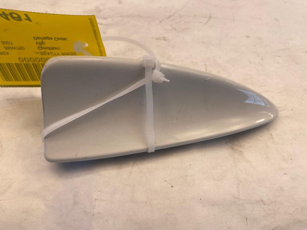 2006-2008 BMW 750 SERIES Top Roof Shark Fin Radio Antenna Mast Cover Trim White