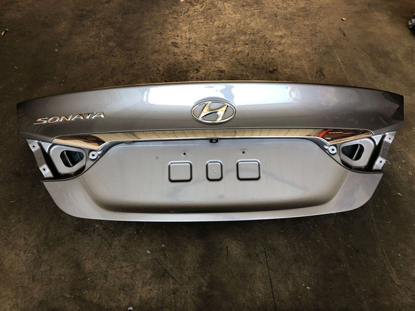 2011 - 2014 HYUNDAI SONATA Trunk Decklid w/ Rear Camera Paint Code P3 Metallic