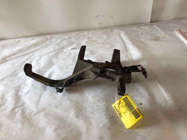 1995 - 1999 CHRYSLER CIRRUS Front Spindle Steering Knuckle Right Passenger Side