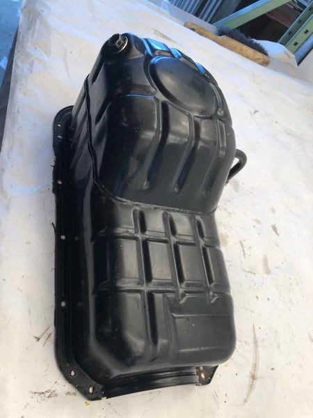1995 - 2000 CHRYSLER CIRRUS 2.5L Engine Motor Oil Pan including Drain Plug
