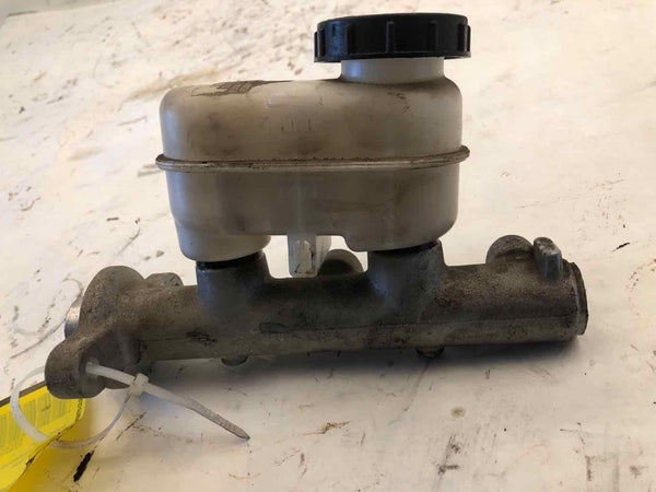 1995 - 1997 CHRYSLER CIRRUS Brake Master Cylinder w/ Fluid Reservoir Bottle Tank