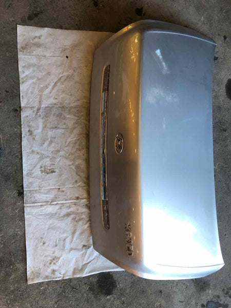 2001 - 2005 HYUNDAI XG SERIES Trunk Decklid Hatch w/ Trunk Release Paint Code BX