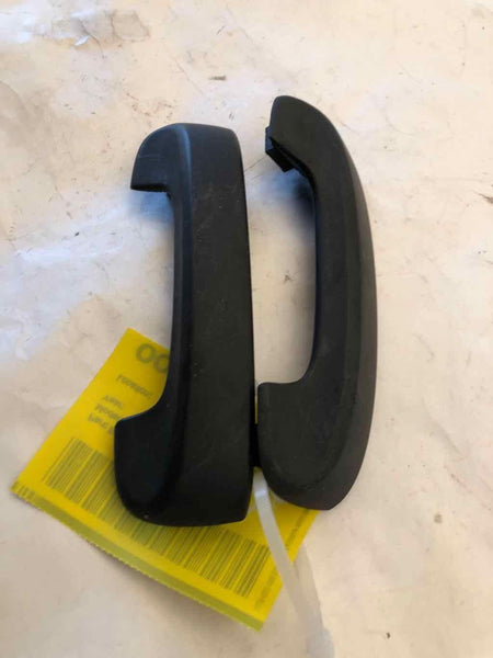 2002 - 2007 SATURN VUE Front and Rear Outside Door Handle Right Passenger Side
