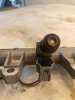 2001 HYUNDAI ACCENT 1.6L 4 Cylinder Fuel Injection Rail with Injector OEM