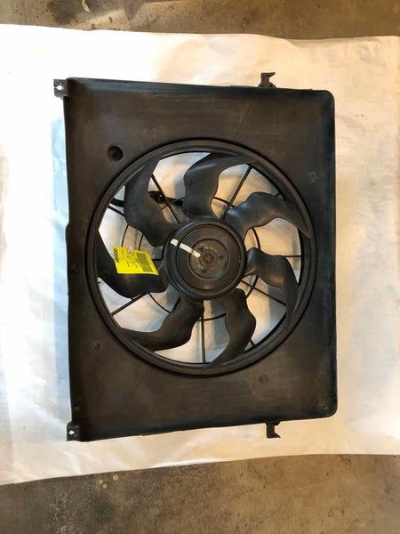 2006 - 2009 HYUNDAI SONATA 2.4L Radiator Electric Cooling Fan Assembly Sedan