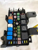 2008 - 2010 HYUNDAI SONATA 2.4L Engine Fuse Box Engine compartment 4 cylinder