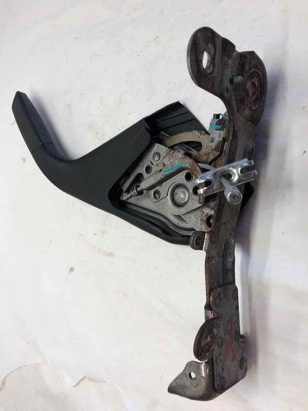 2006 SATURN VUE 2.2L Emergency Pull Parking Hand Brake Control Lever OEM