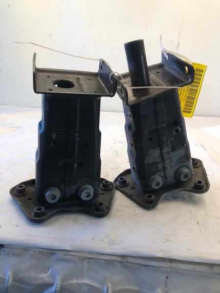 2007 - 2008 MERCEDES BENZ Front Bumper Reinforcement Bracket Left & Right Side
