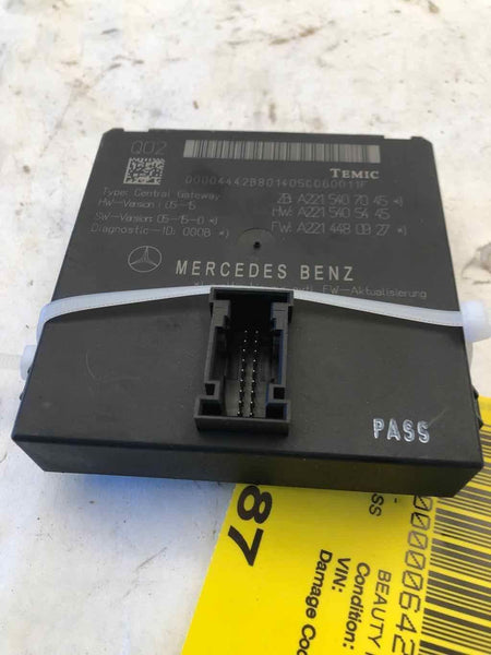 2007 - 2008 MERCEDES BENZ S550 Multifunction Gateway Control Module A2215407045