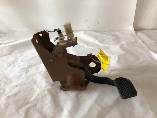 2002 SATURN VUE 3.5L 6 Cylinder Automatic Transmission Brake Gas Pedal OEM