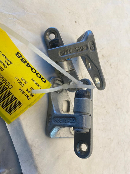 2006 MERCEDES CLS500 Sedan Front Door Upper & Lower Hinge Left Driver Side OEM