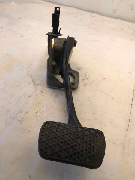 2006 MERCEDES BENZ1 CLS500 Floor Brake Pedal With Mounting Bracket Assembly OEM