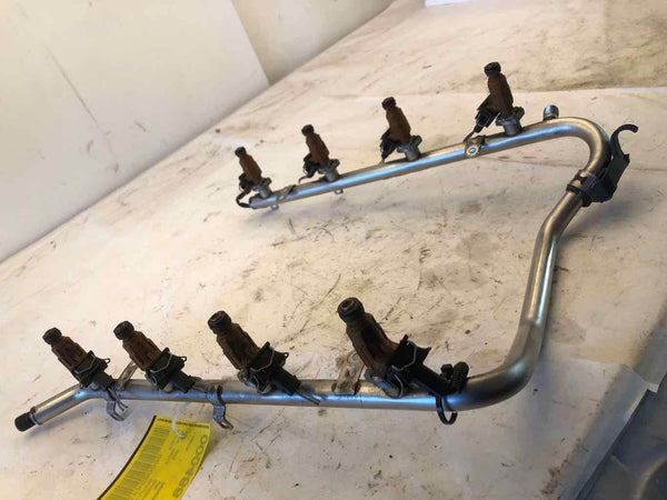 2006 MERCEDES CLS 5.0L 8 Cylinder Fuel Injection Rail with Injector Assembly OEM