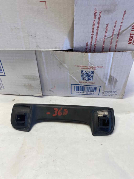 2002 - 2007 SATURN VUE Front Outside Door Handle Painted Right Passenger Side RH