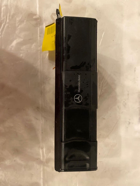 2003 - 2006 MERCEDES CLK 6 Disc CD Charger PIN 2208274642 2208274642 OEM