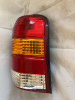 2001 - 2007 FORD ESCAPE Rear Tail Light Lamp Right Passenger Side RH OEM