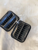 2014 TESLA S Rear Quarter Panel Rubber Flap Extractor Air Vent Grille Right Side