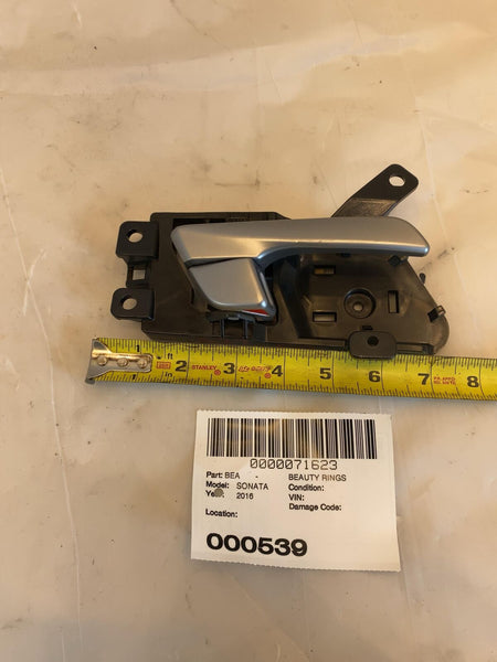 2015-2017 HYUNDAI SONATA Sedan Front Inside Door Handle Right Passenger Side RH